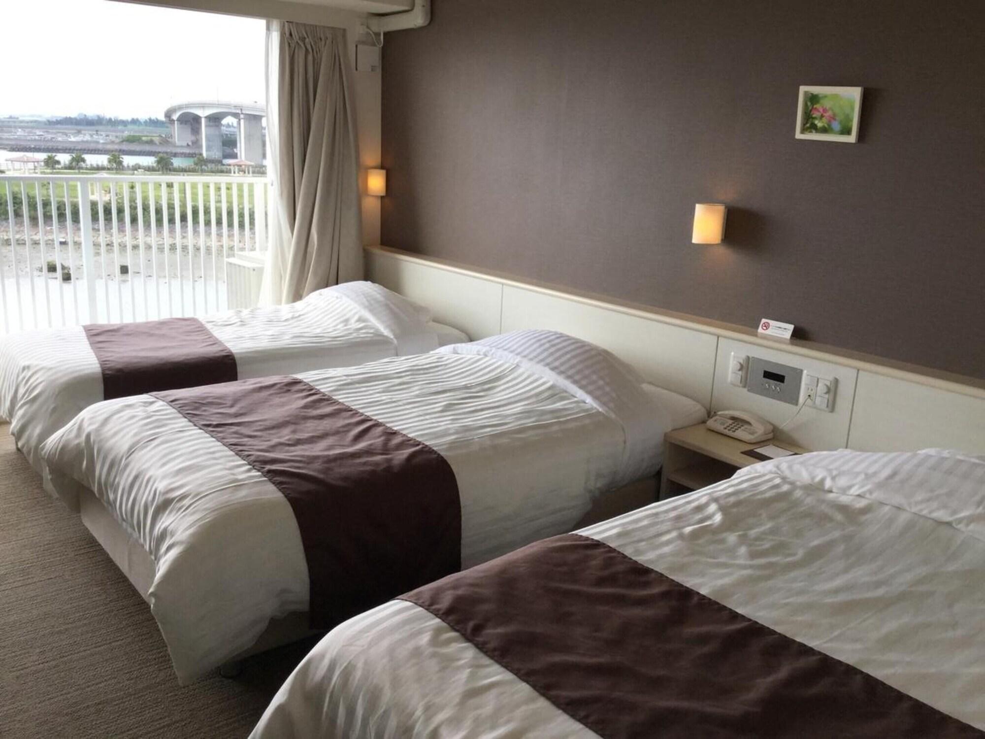 Tomigusuku Hotel Gran View Garden Okinawa מראה חיצוני תמונה