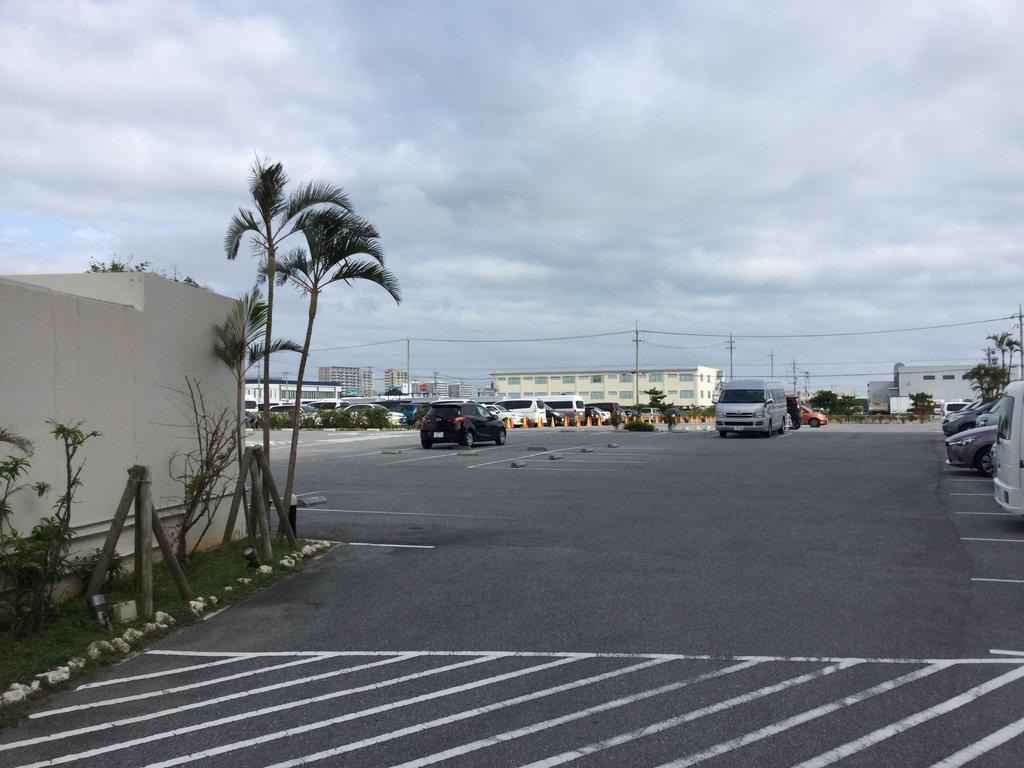 Tomigusuku Hotel Gran View Garden Okinawa מראה חיצוני תמונה