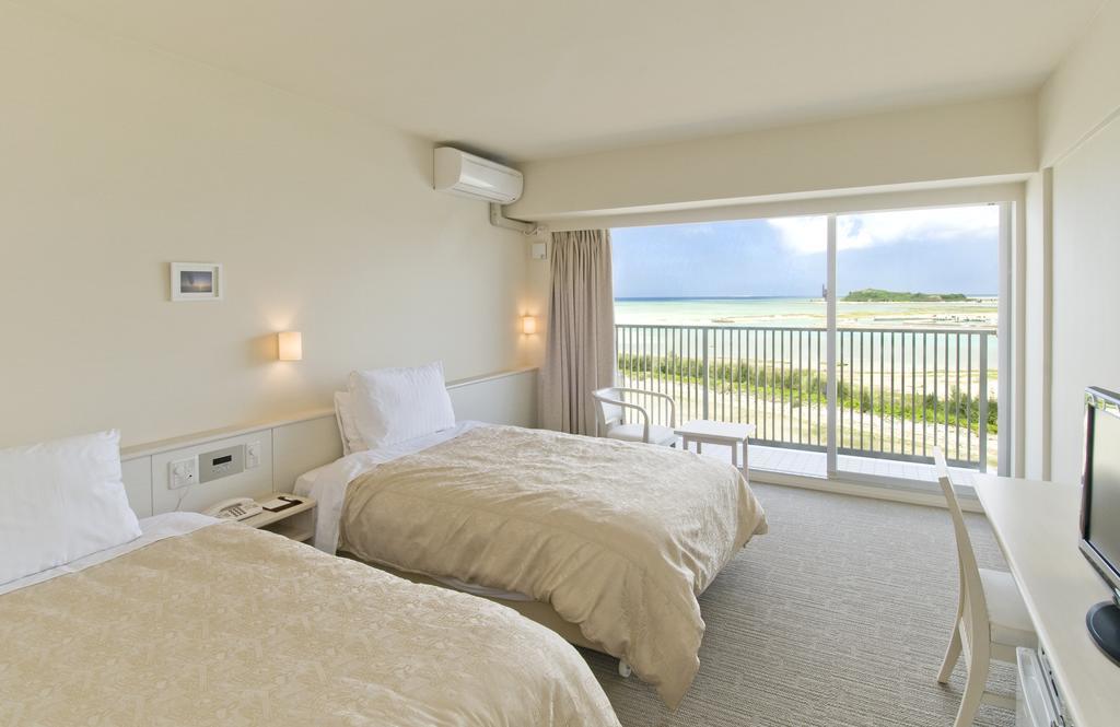 Tomigusuku Hotel Gran View Garden Okinawa מראה חיצוני תמונה