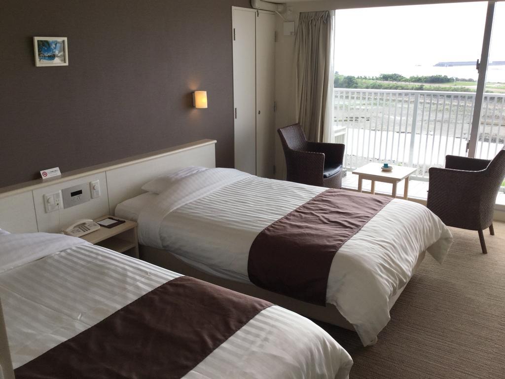 Tomigusuku Hotel Gran View Garden Okinawa מראה חיצוני תמונה