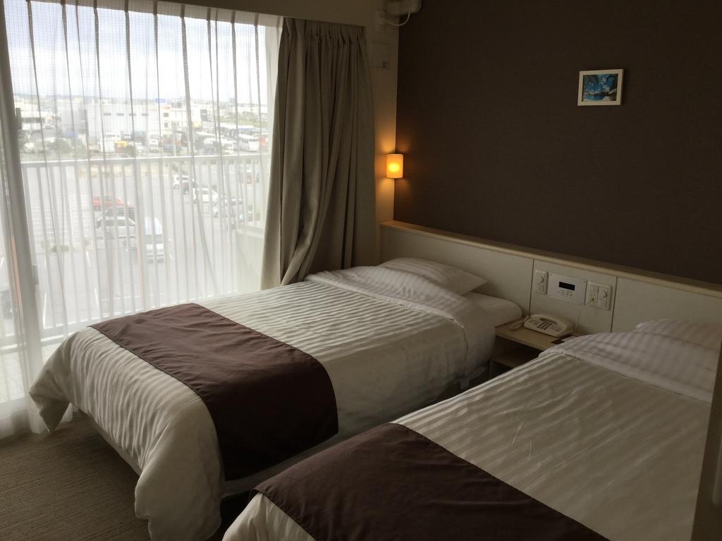 Tomigusuku Hotel Gran View Garden Okinawa מראה חיצוני תמונה